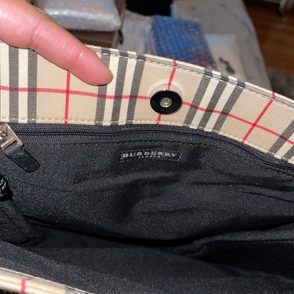 Burberry tote excellent condition - Picture 3 of 6